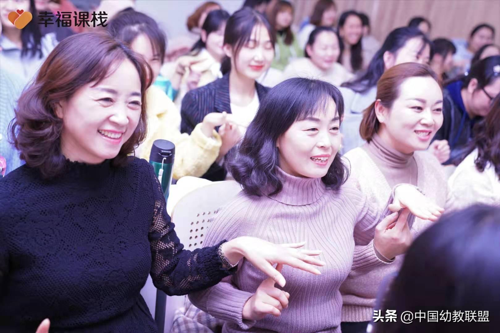 这样的女人最聪明：改变女人一生的16堂幸福课_放过自己幸福女人的50堂心态课_提升女人幸福力的10堂课