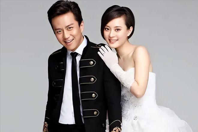 <strong>邹伟与闫妮离婚19年，他再婚生子获幸福</strong>