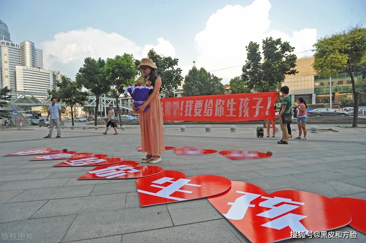 男子追求女子的典故_两男子同时追求女孩_男孩追女孩好还是女孩追男孩好