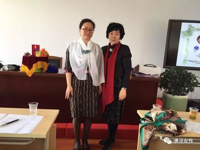 提升女人魅力的礼仪书_提升女人魅力的礼仪_礼仪修养显示个人魅力