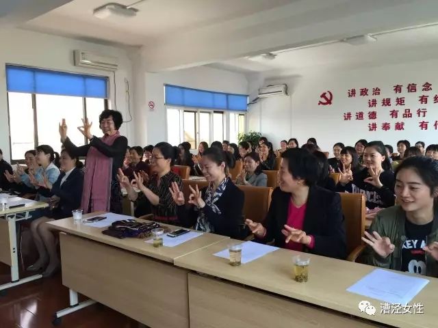 提升女人魅力的礼仪书_提升女人魅力的礼仪_礼仪修养显示个人魅力