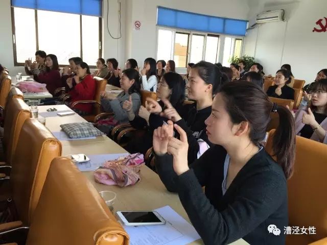 提升女人魅力的礼仪_礼仪修养显示个人魅力_提升女人魅力的礼仪书