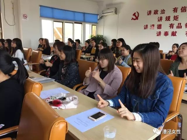 提升女人魅力的礼仪书_提升女人魅力的礼仪_礼仪修养显示个人魅力