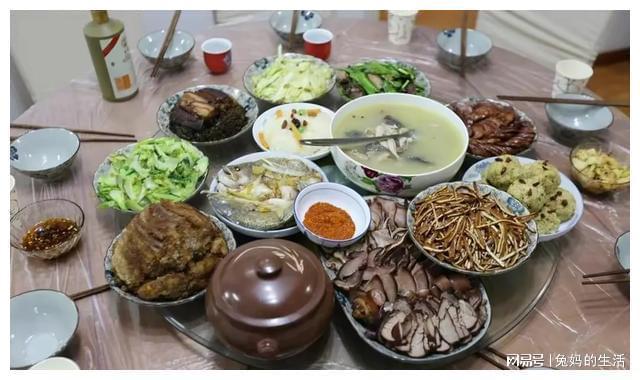 女友出轨痛哭求原谅_出轨求女朋友原谅_出轨求原谅文案