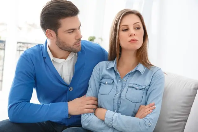 <b>老公出轨小三，还觉得小三处处比妻子好，妻子该怎么办？</b>