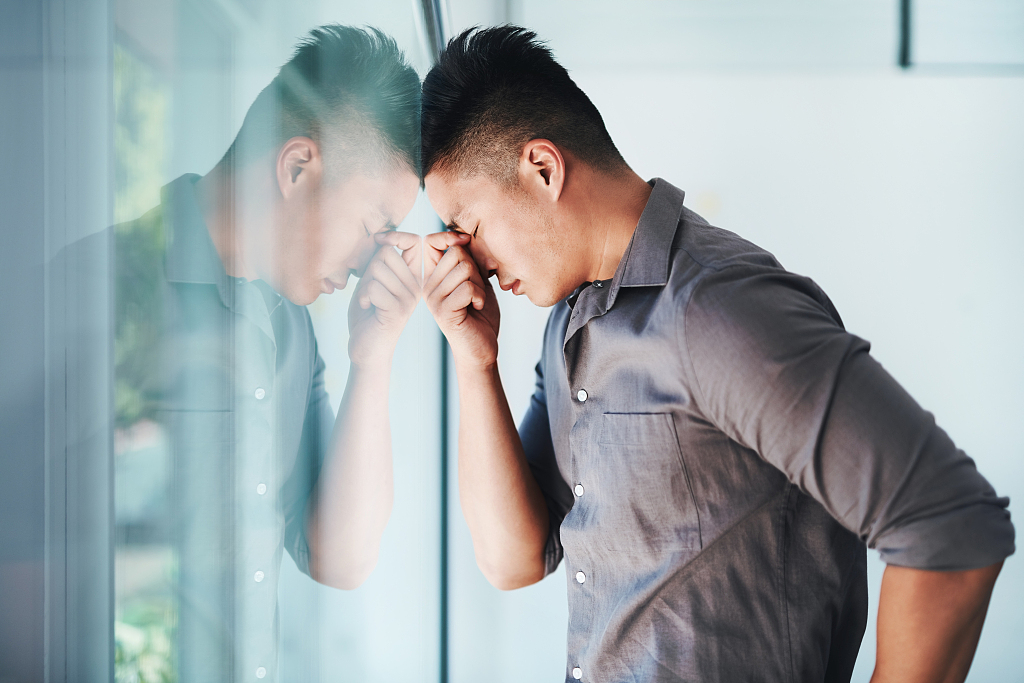 面对妻子出轨，我深陷痛苦难以自拔