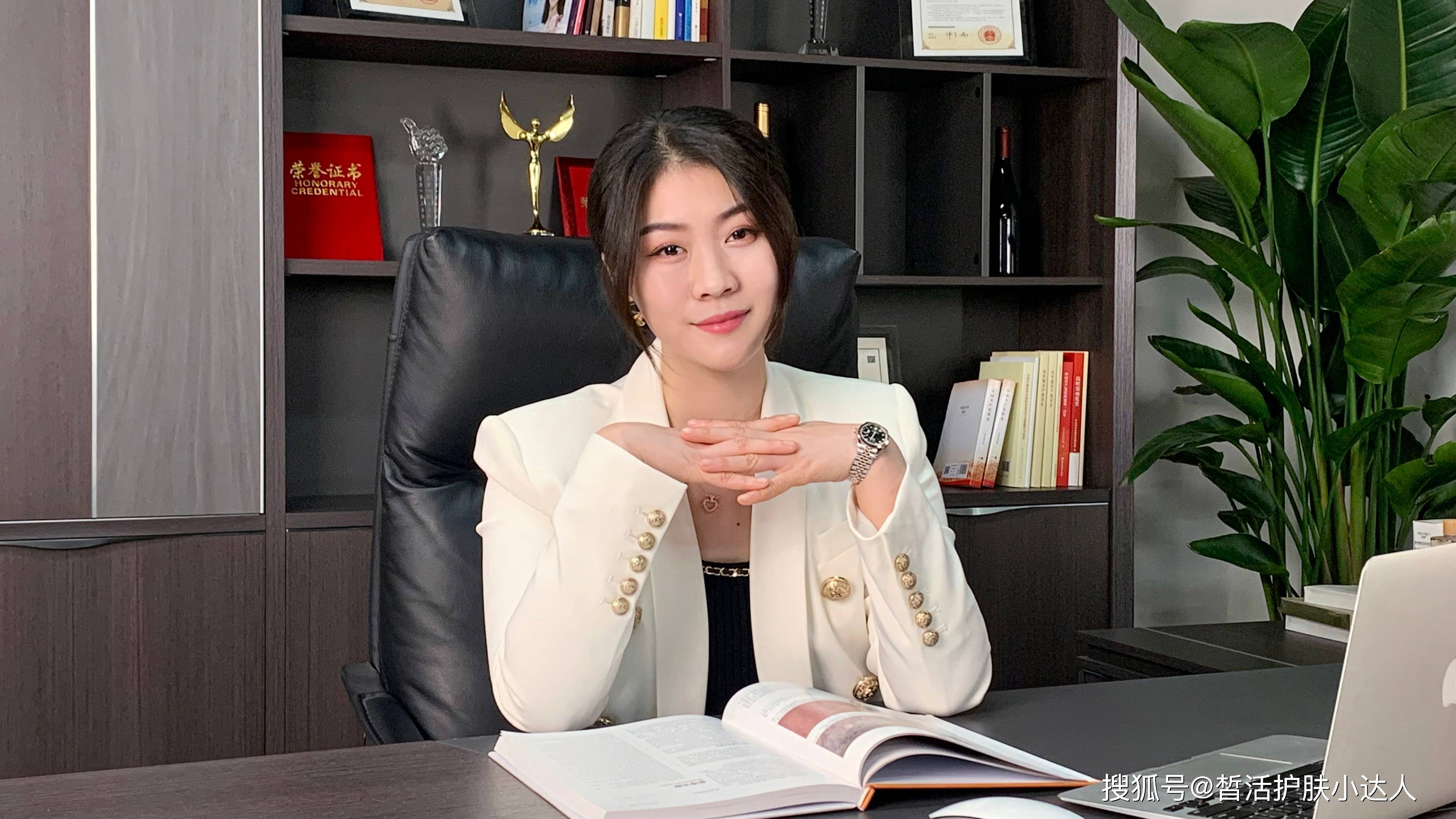 言美皙活：女人如何提升自身魅力值？董思敏的四个办法，让你散发独特的光彩