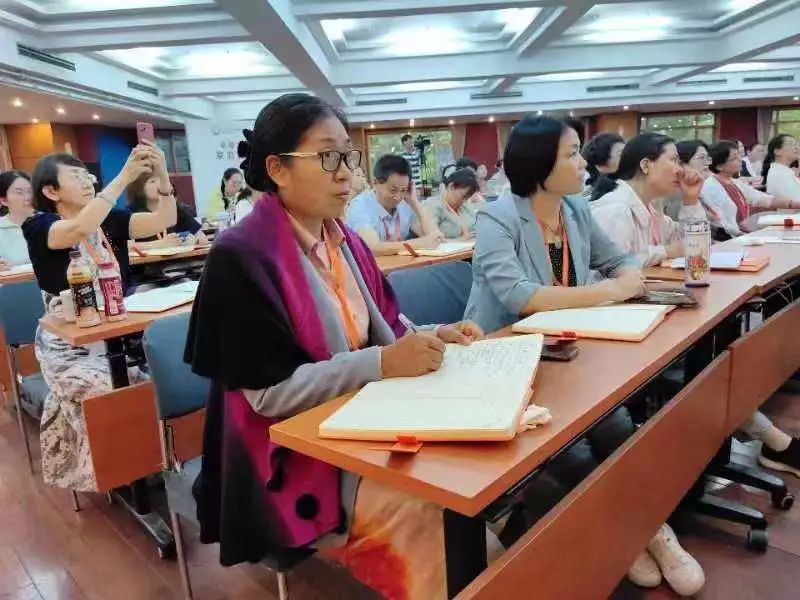 5堂幸福课_杨澜给女人的24堂幸福课豆瓣_提升女人幸福力的10堂课