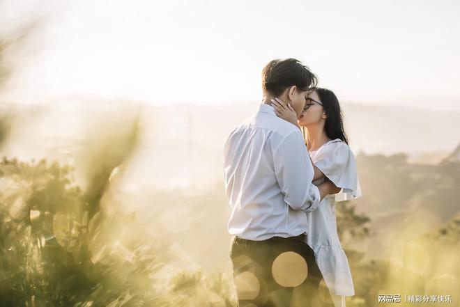 提升夫妻生活质量的技巧_中年夫妻性生活技巧要注重安全_夫妻性生活和谐秘籍