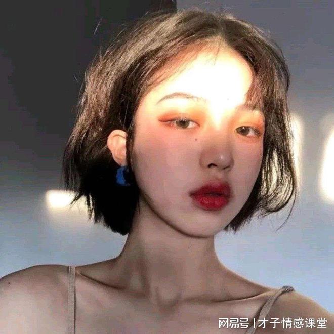暧昧期推进关系技巧_女性主动推进暧昧期_女追男暧昧聊天技巧